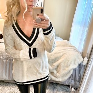 Cozy V-Neck Sweater ✨